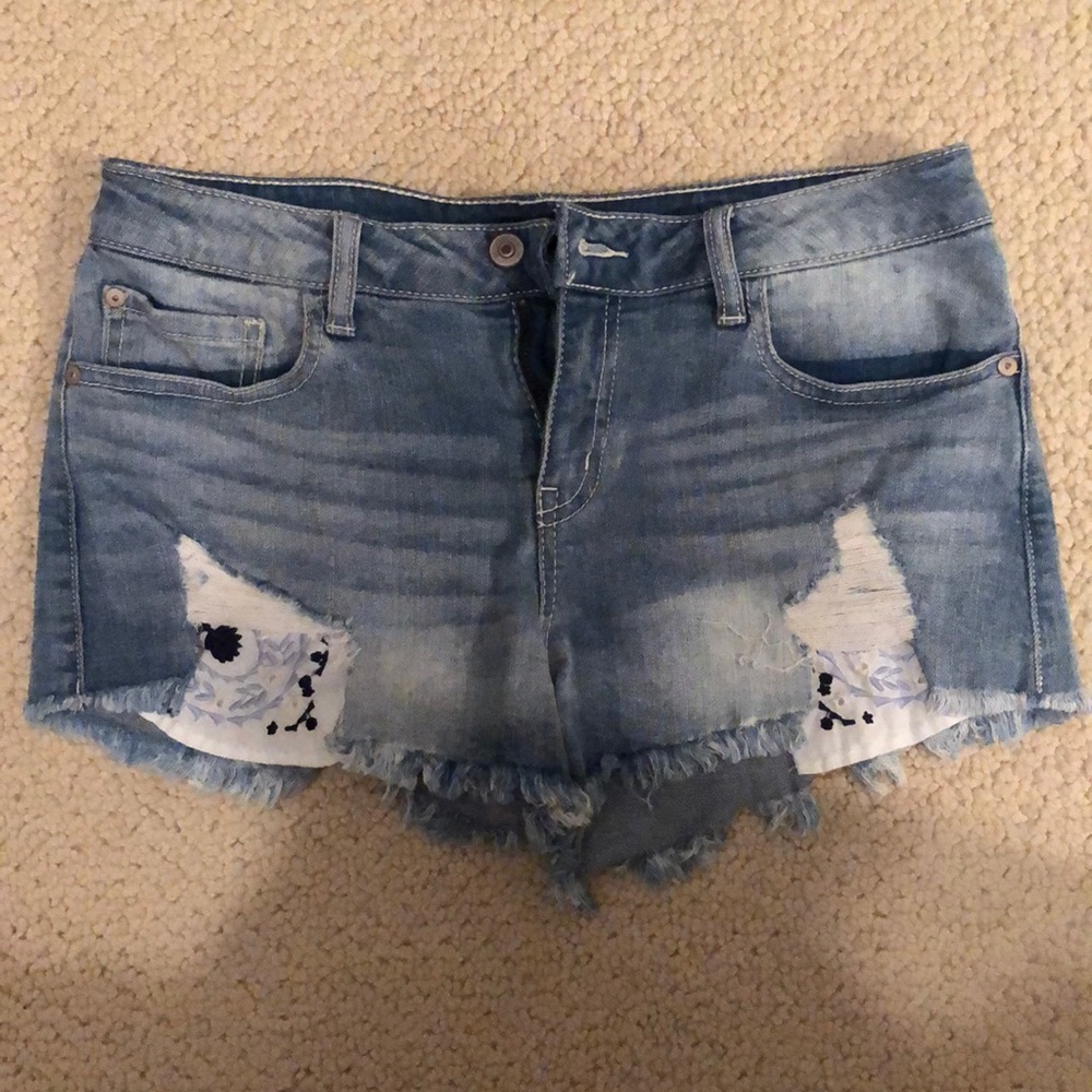Jean Shorts with Floral Pockets